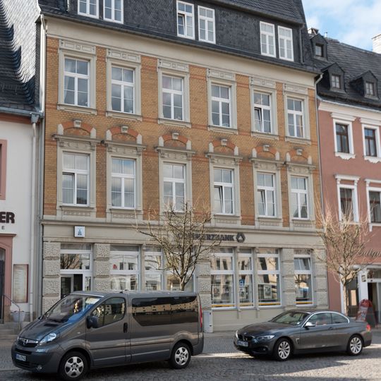 Mietshaus mit Ladenzone, in geschlossener Bebauung Markt 10
