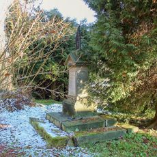 Kříž v Lošticích v části Vlčice