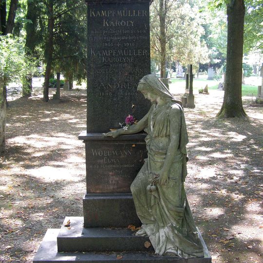 Ondrejský cintorín, náhrobník so sochou