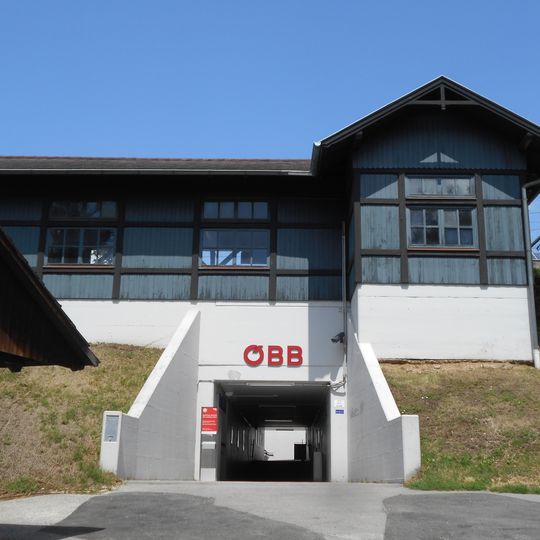 Two station buildings of  Neulengbach Stadt station