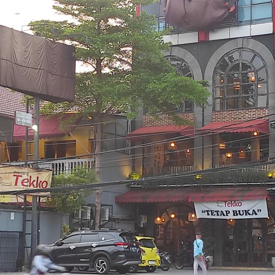 Warung Tekko Rawamangun
