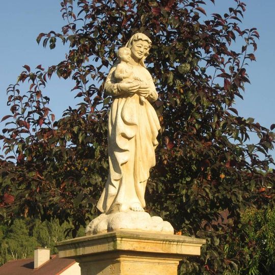 Socha Panny Marie v Hrabové u hlavní silnice