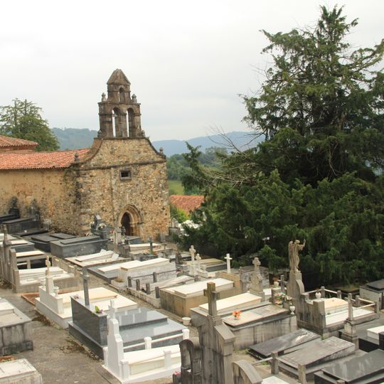 Campo de iglesia de San Martín de Salas