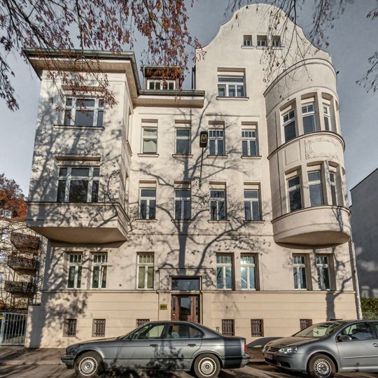 Max-Metzger-Straße 2