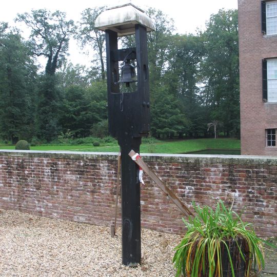 Klokkenstoel met bel