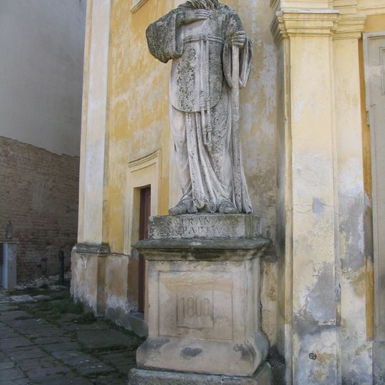 Socha svatého Františka z Pauly na Bartolomějském náměstí ve Veselí nad Moravou