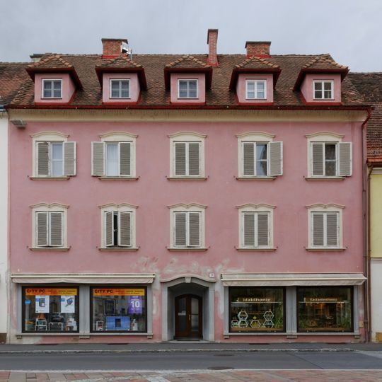 Wohn- und Geschäftshaus