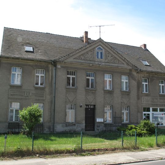 Wohnhaus in offener Bebauung Rothenburger Straße 8