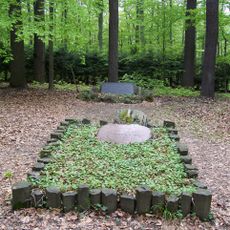 Grab Cottas mit Gedenktafel - -