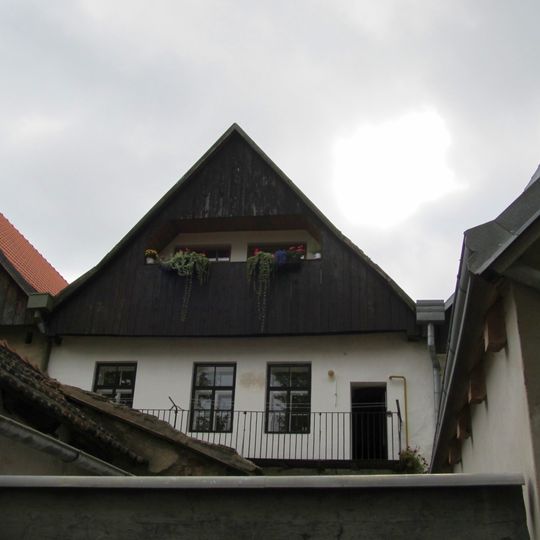 Husovo náměstí 1205
