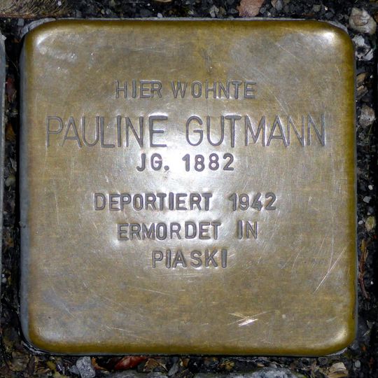 Stolperstein en memoria de Pauline Gutmann