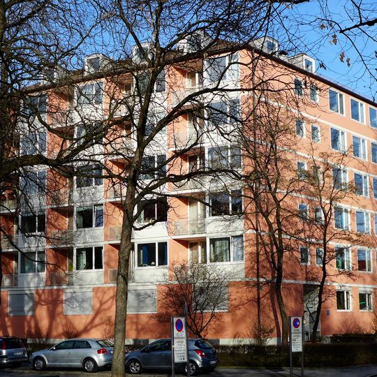 Mehrfamilienwohnhaus