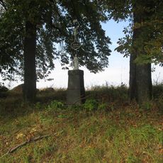 Kříž mezi Zvíkovem a Vlkovicemi