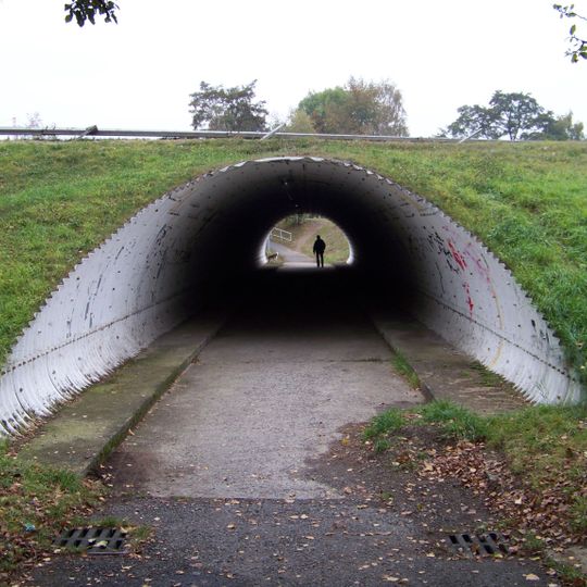 Podchod pod dálnicí D4 v Mníšku pod Brdy u hřbitova