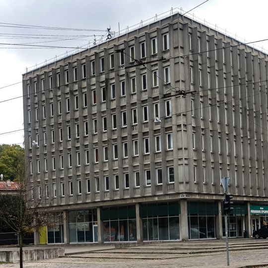 Administratīvā ēka