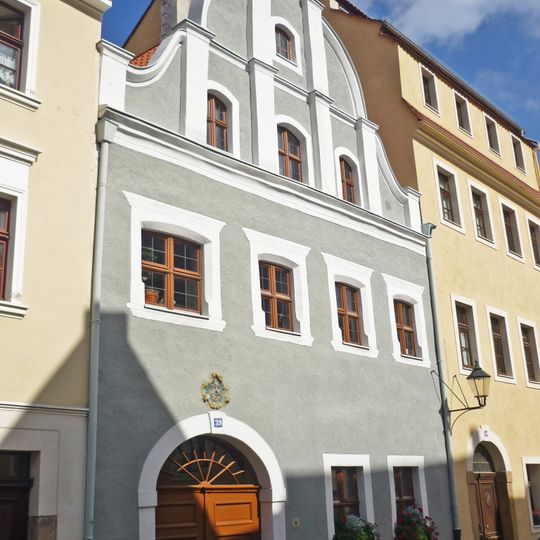 Wohnhaus in geschlossener Bebauung, mit Laden Steinweg 39