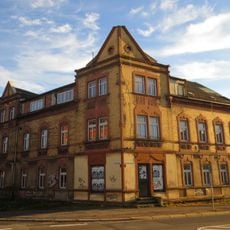 Doppelmietshaus (mit Freiligrathstraße 2) in Ecklage, mit Vorgarten an der Freiligrathstraße Frankenberger Straße 266