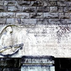 Viadukty a pamätná tabuľa, tabuľa pamätná