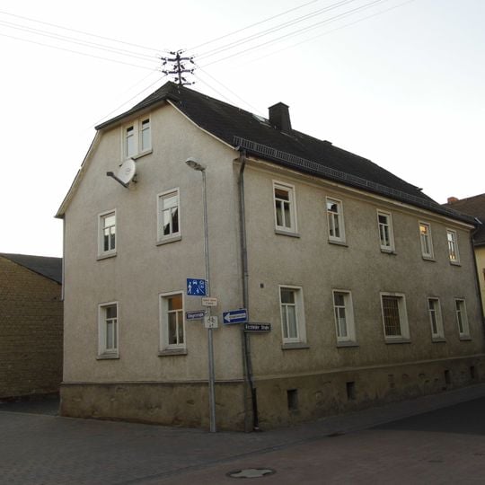 Kirchfelder Straße 1