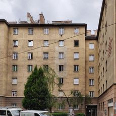 Gemeindebau Pfeilgasse 10-12