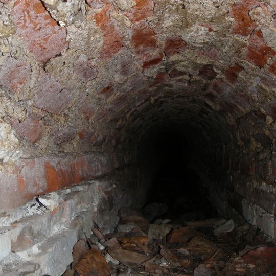 Fundamenty pałacu w Łubnicach