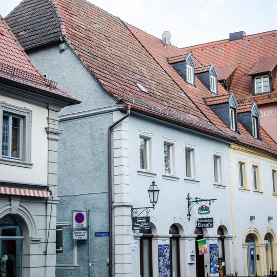 Wohn- und Geschäftshaus