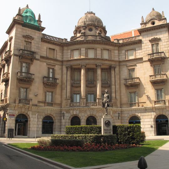 Caixa Pensions a Pl Pintor Fortuny