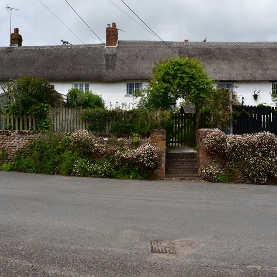 Laburnum Cottage  Pikes Cottages