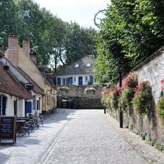 Maisons adossées aux anciens remparts de Montreuil-sur-Mer