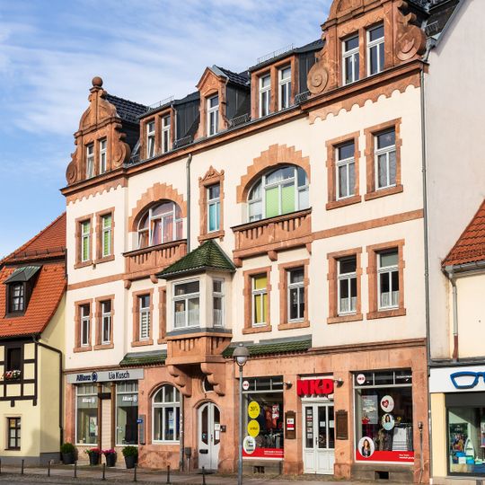 Mietshaus in geschlossener Bebauung Markt 5