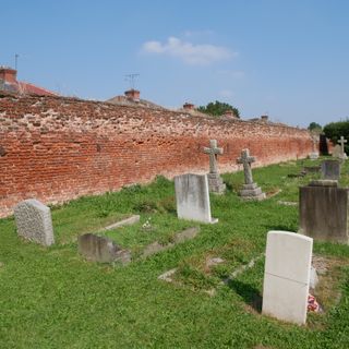 Walls Around St Martin's Churchyard
