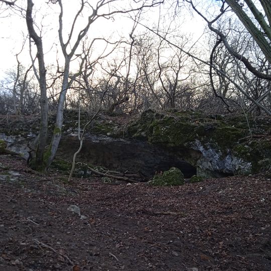 Hodály Cave