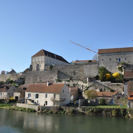 Enceinte médiévale de Pesmes