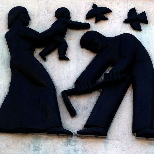 Relieves del Instituto Nacional de Previsión