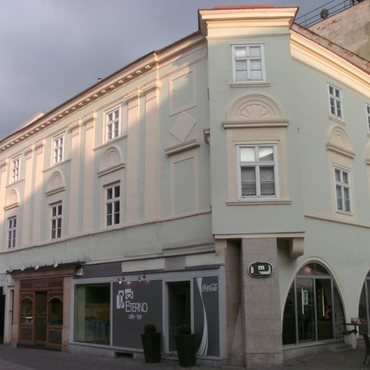 Wohn- und Geschäftshaus