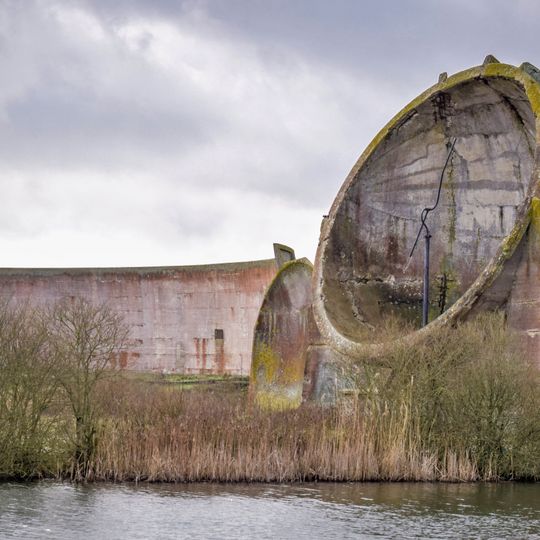 Denge acoustic mirrors