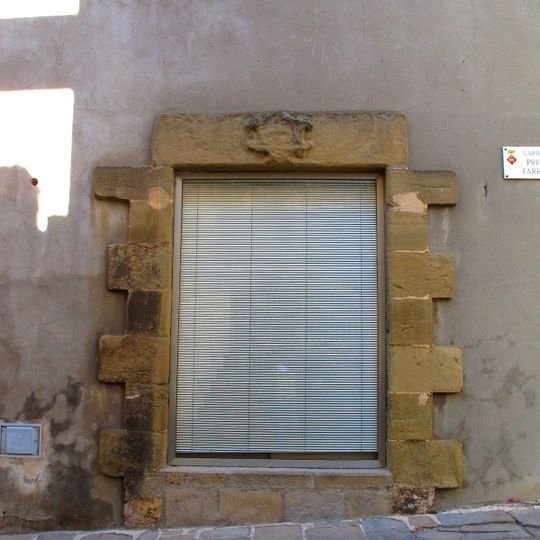 Escut heràldic a Casa Cantonera