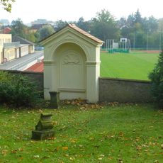 Výklenková kaplička 2 v jižní ohradní zdi hřbitova u svatého Vojtěcha v Havlíčkově Brodě