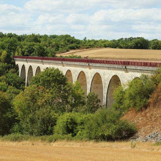 Viaduc de Druyes-les-Belles-Fontaines