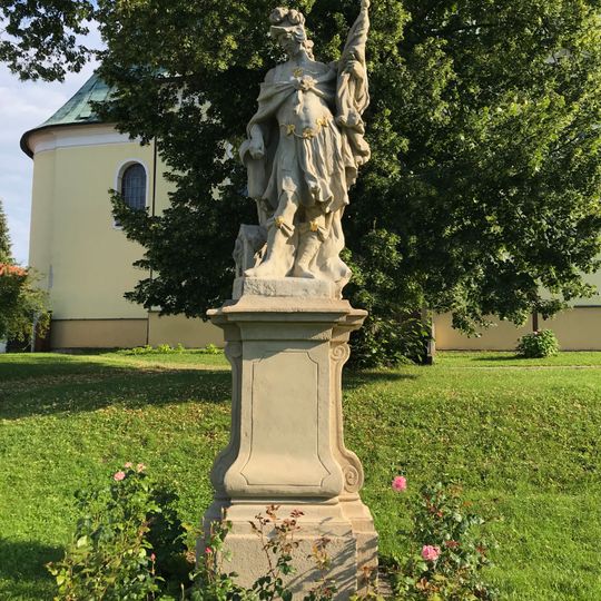 Socha svatého Floriána u kostela sv. Vavřince