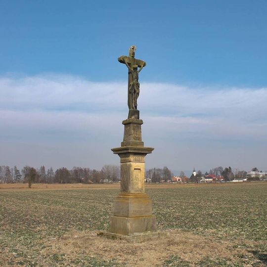 Kříž západně od Pňovic v poli