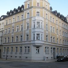 Mietshaus in geschlossener Bebauung in Ecklage Philippstraße 23