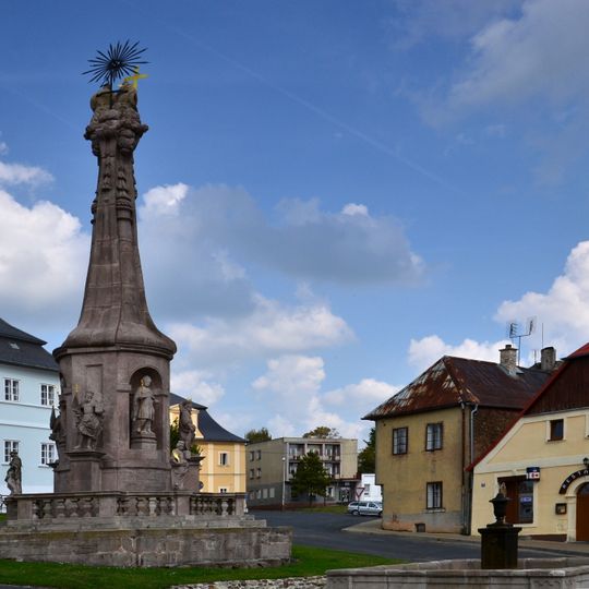 Sloup se sousoším Nejsvětější Trojice