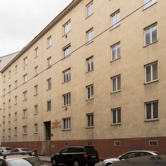 Wohnhausanlage Althanstraße 11–13