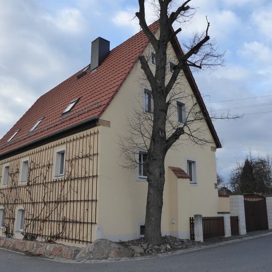 Wohnhaus eines Bauernhofes Scharfenberger Straße 12