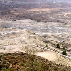 Conjunto de cantera, refugio y muelle de carga de Bateig