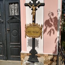 Kříž u kaple