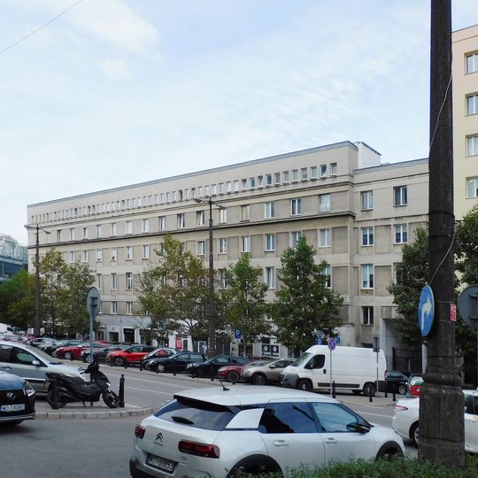 Blok przy ulicy Plater 36