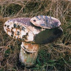 Milepost Circa 1/2 Mile South Of Murton White House