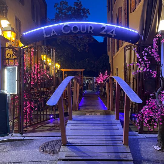 La Cour 24